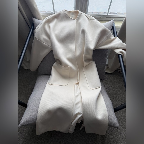 H&M Elegant Cream Coat - Picture 3 of 6